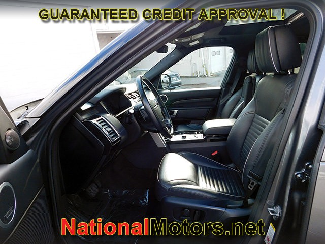 Land Rover Discovery Vehicle Full-screen Gallery Image 19