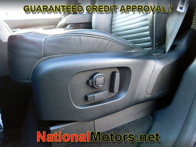 Land Rover Discovery Vehicle Full-screen Gallery Image 20