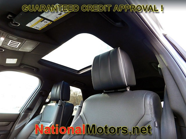 Land Rover Discovery Vehicle Full-screen Gallery Image 21