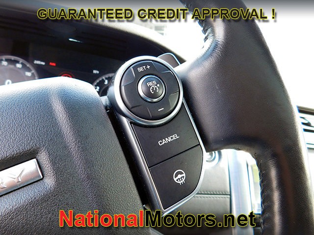 Land Rover Discovery Vehicle Full-screen Gallery Image 25