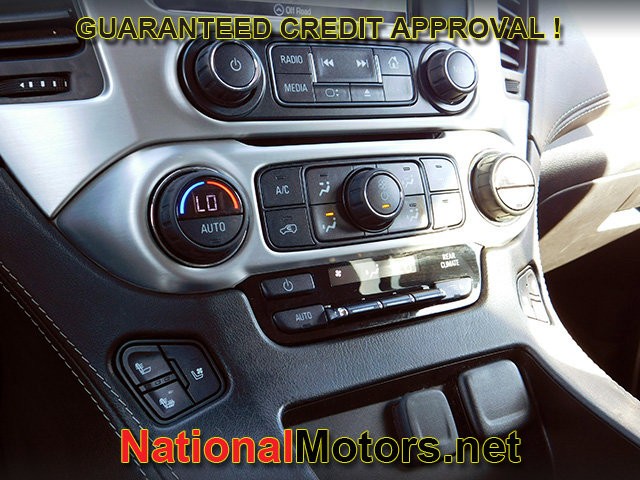 GMC Yukon XL Vehicle Full-screen Gallery Image 24