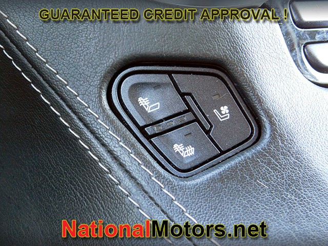 GMC Yukon XL Vehicle Full-screen Gallery Image 25