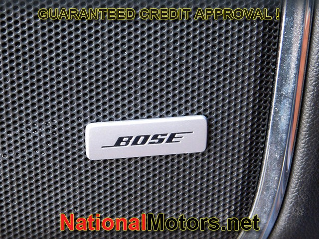 GMC Yukon XL Vehicle Full-screen Gallery Image 32