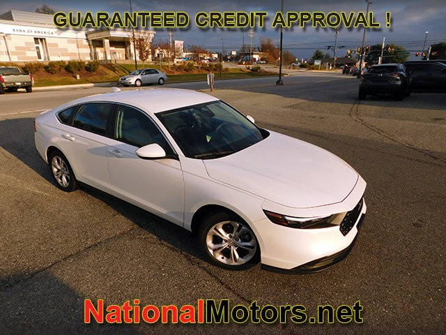 Honda Accord Sedan Vehicle Full-screen Gallery Image 02
