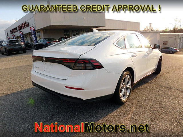 Honda Accord Sedan Vehicle Full-screen Gallery Image 04