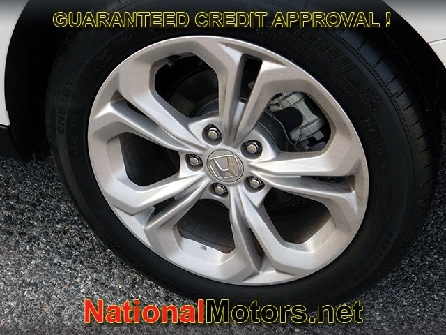 Honda Accord Sedan Vehicle Full-screen Gallery Image 06