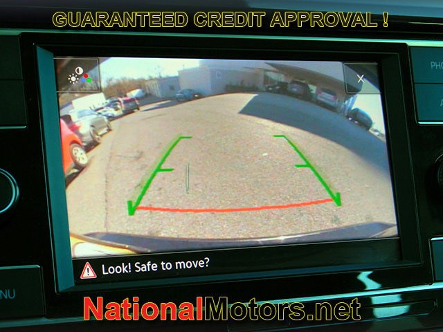 Volkswagen Taos Vehicle Full-screen Gallery Image 15