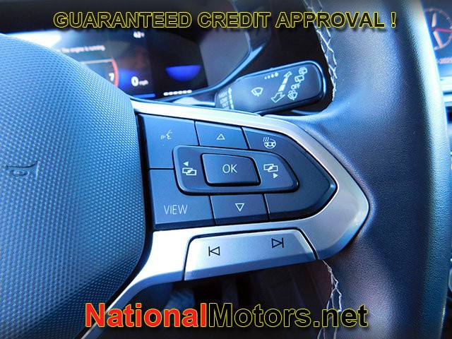 Volkswagen Taos Vehicle Full-screen Gallery Image 18