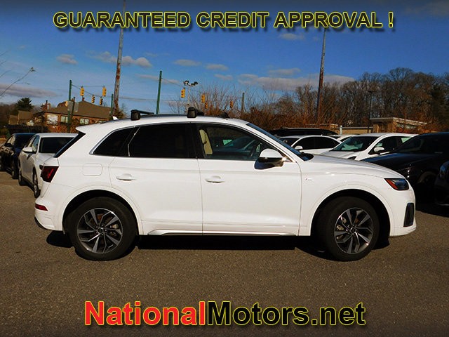 Audi Q5 Vehicle Full-screen Gallery Image 04