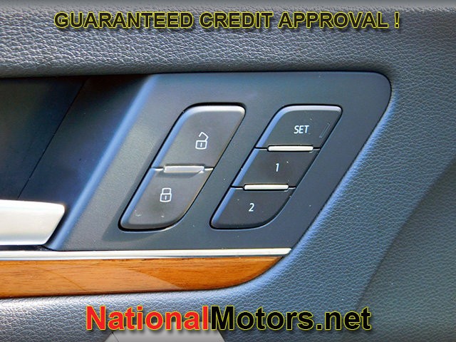 Audi Q5 Vehicle Full-screen Gallery Image 17