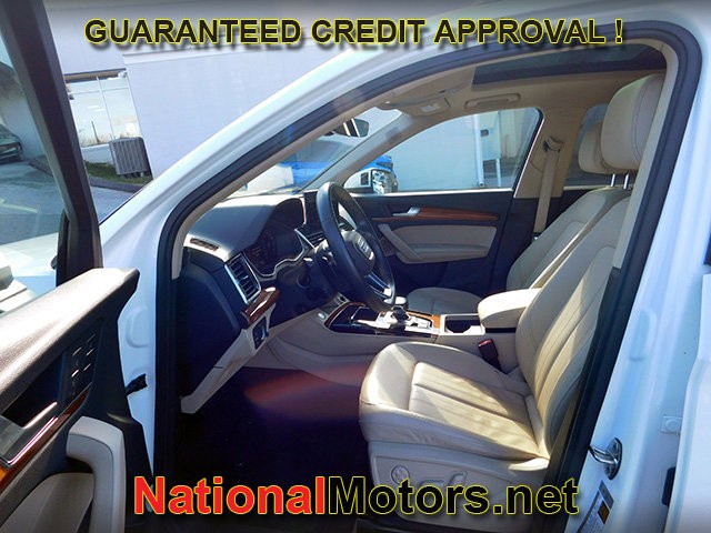 Audi Q5 Vehicle Full-screen Gallery Image 18