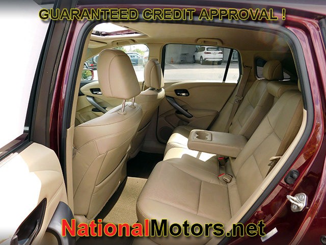 Acura RDX Vehicle Full-screen Gallery Image 11