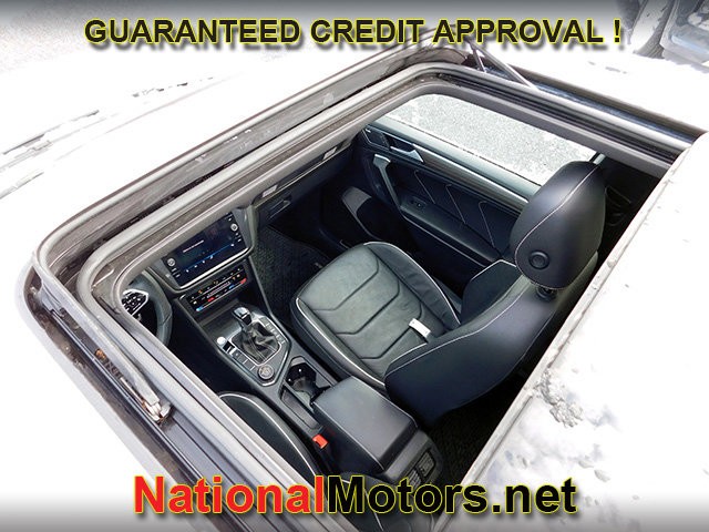 Volkswagen Tiguan Vehicle Full-screen Gallery Image 10