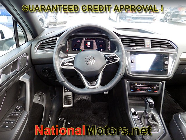 Volkswagen Tiguan Vehicle Full-screen Gallery Image 14