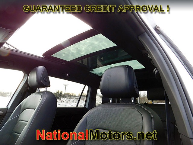 Volkswagen Tiguan Vehicle Full-screen Gallery Image 18