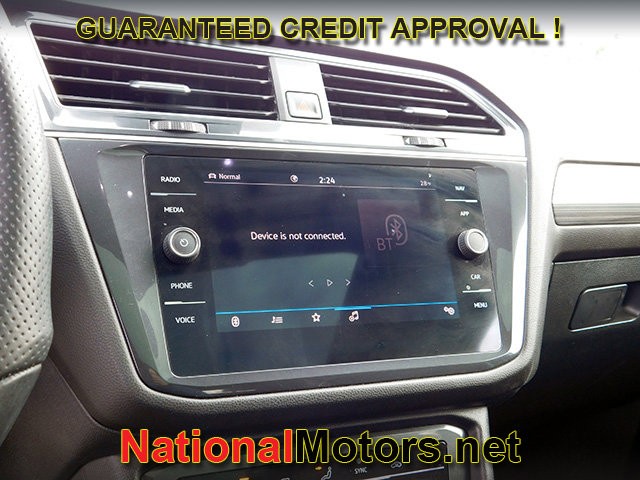 Volkswagen Tiguan Vehicle Full-screen Gallery Image 19