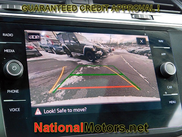 Volkswagen Tiguan Vehicle Full-screen Gallery Image 20