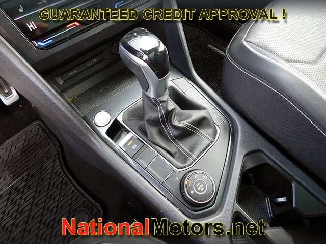 Volkswagen Tiguan Vehicle Full-screen Gallery Image 22