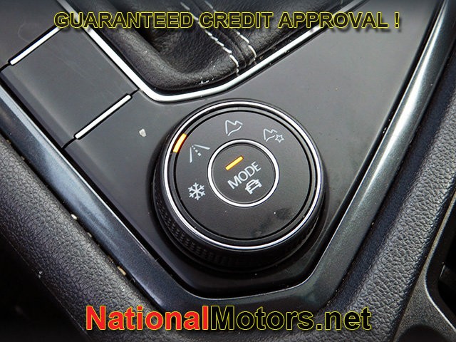 Volkswagen Tiguan Vehicle Full-screen Gallery Image 23