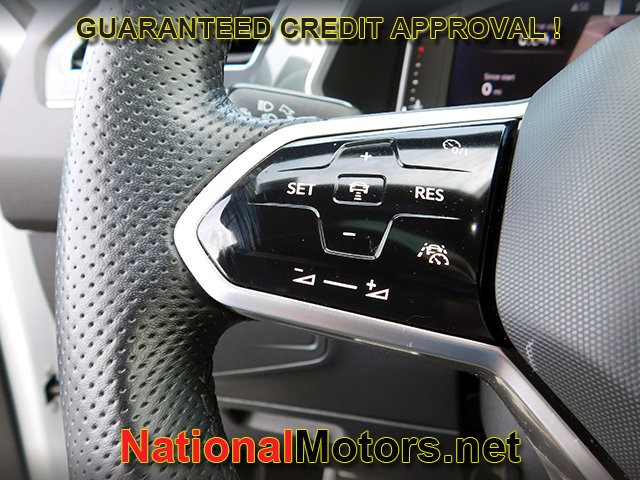 Volkswagen Tiguan Vehicle Full-screen Gallery Image 25