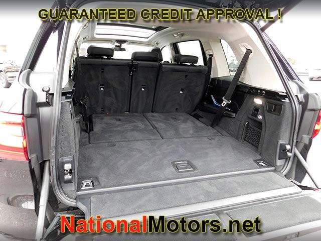 BMW X7 Vehicle Full-screen Gallery Image 08