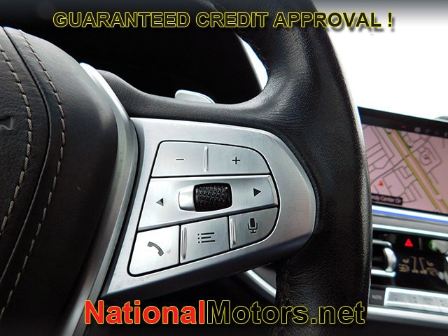 BMW X7 Vehicle Full-screen Gallery Image 26