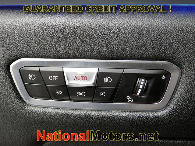 BMW X7 Vehicle Full-screen Gallery Image 29