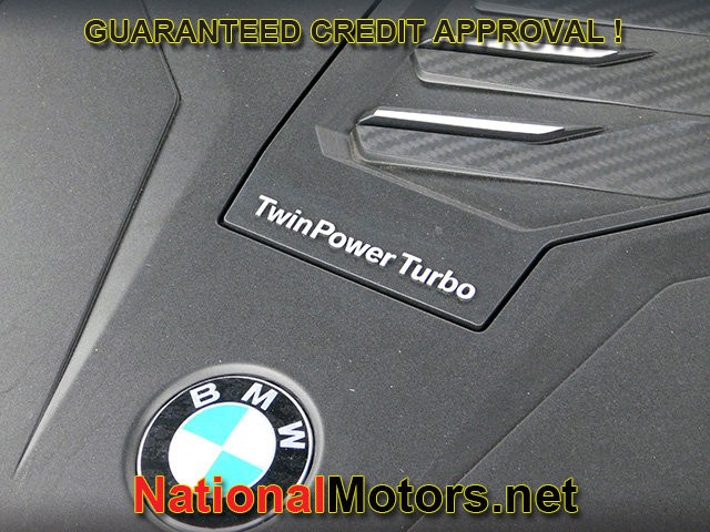 BMW X7 Vehicle Full-screen Gallery Image 31