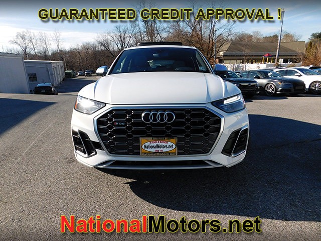 Audi SQ5 Sportback Vehicle Full-screen Gallery Image 03