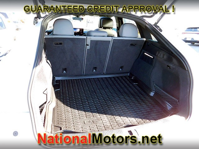 Audi SQ5 Sportback Vehicle Full-screen Gallery Image 07