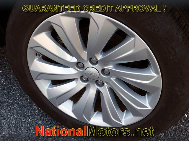 Land Rover Discovery Sport Vehicle Full-screen Gallery Image 08