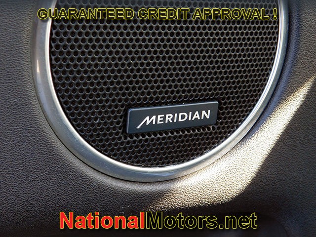 Land Rover Discovery Sport Vehicle Full-screen Gallery Image 13