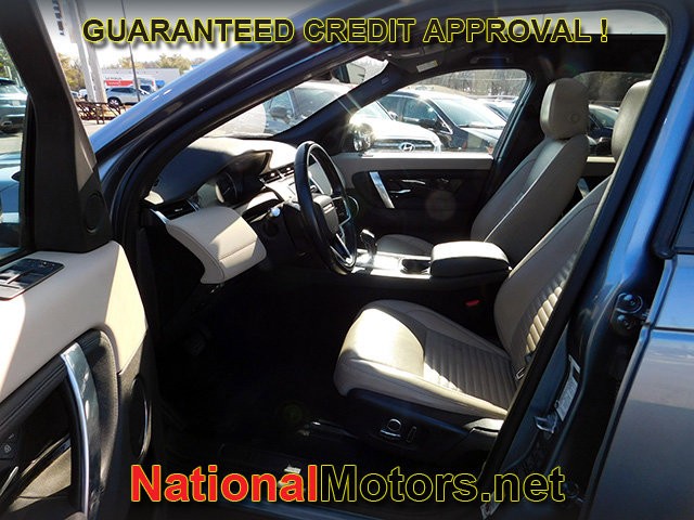 Land Rover Discovery Sport Vehicle Full-screen Gallery Image 14