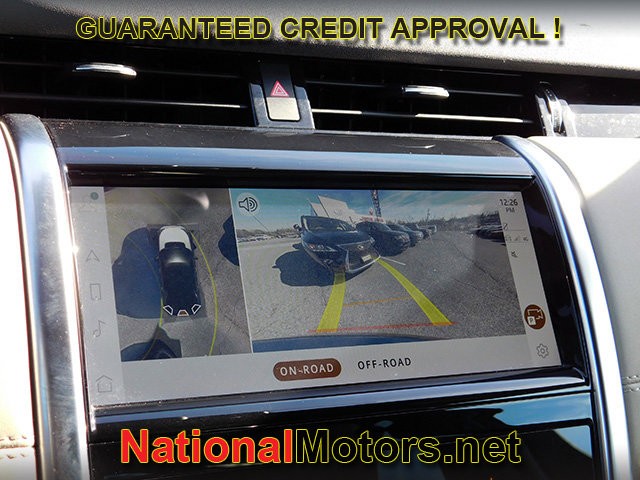 Land Rover Discovery Sport Vehicle Full-screen Gallery Image 18