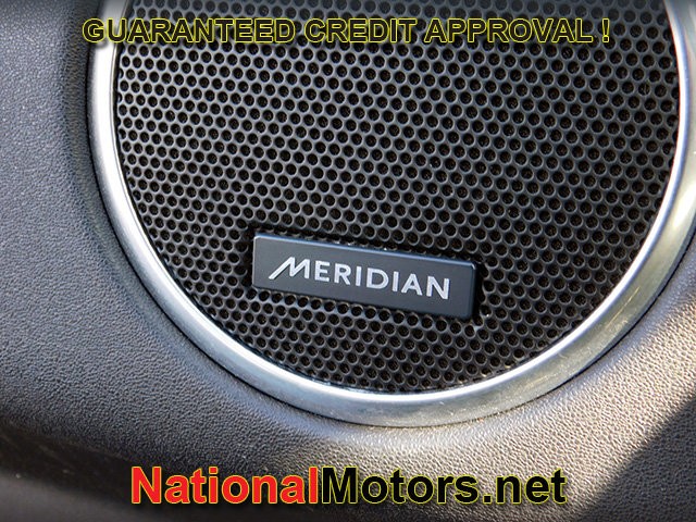 Land Rover Discovery Sport Vehicle Full-screen Gallery Image 23