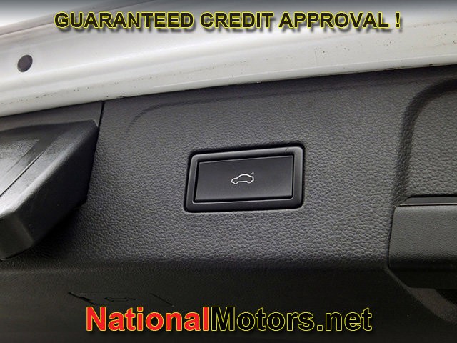 Volkswagen Atlas Vehicle Full-screen Gallery Image 09