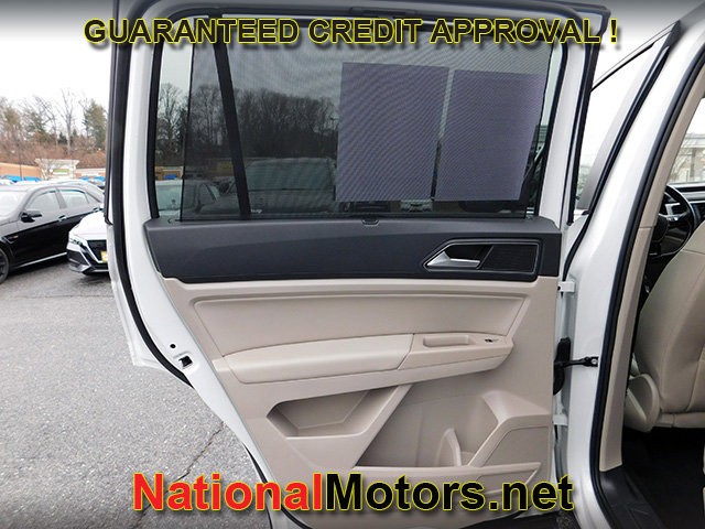 Volkswagen Atlas Vehicle Full-screen Gallery Image 11