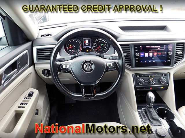 Volkswagen Atlas Vehicle Full-screen Gallery Image 14