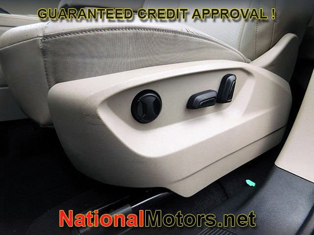 Volkswagen Atlas Vehicle Full-screen Gallery Image 17