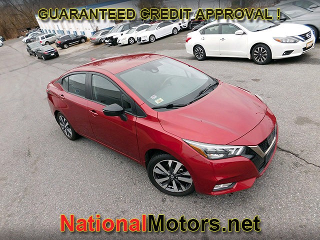 Nissan Versa Vehicle Full-screen Gallery Image 02