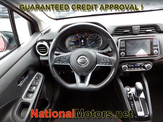 Nissan Versa Vehicle Full-screen Gallery Image 11