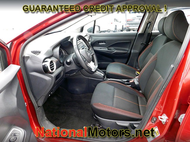 Nissan Versa Vehicle Full-screen Gallery Image 13