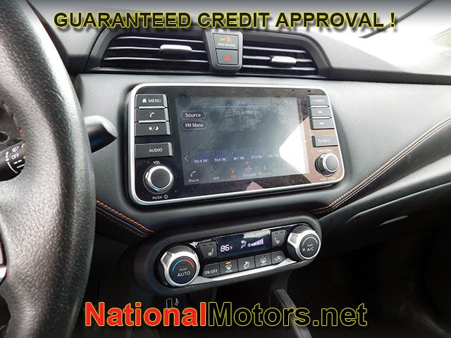 Nissan Versa Vehicle Full-screen Gallery Image 14