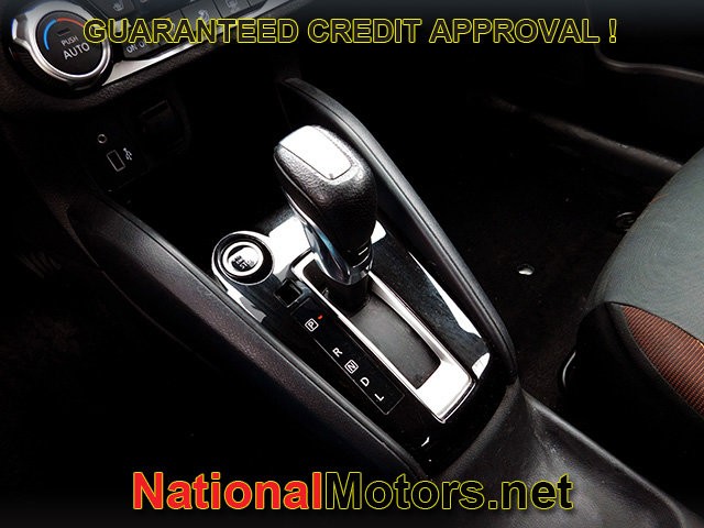 Nissan Versa Vehicle Full-screen Gallery Image 17