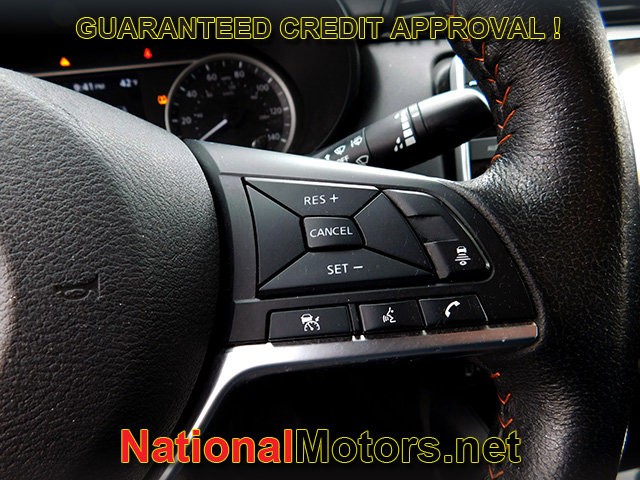 Nissan Versa Vehicle Full-screen Gallery Image 18