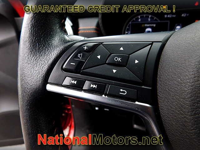 Nissan Versa Vehicle Full-screen Gallery Image 19