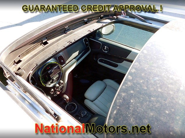 MINI Countryman Vehicle Full-screen Gallery Image 07