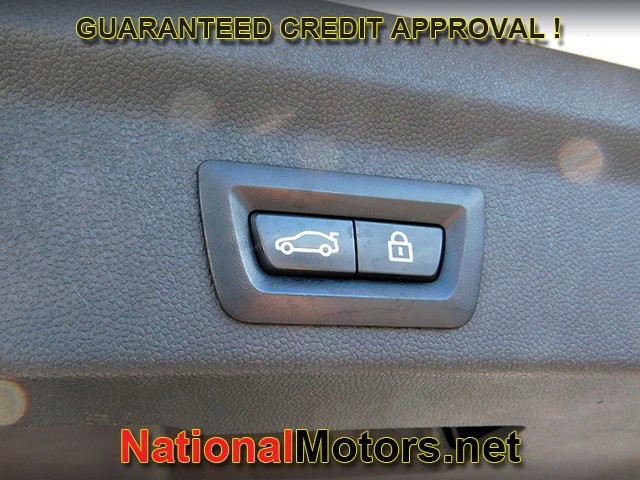 MINI Countryman Vehicle Full-screen Gallery Image 09