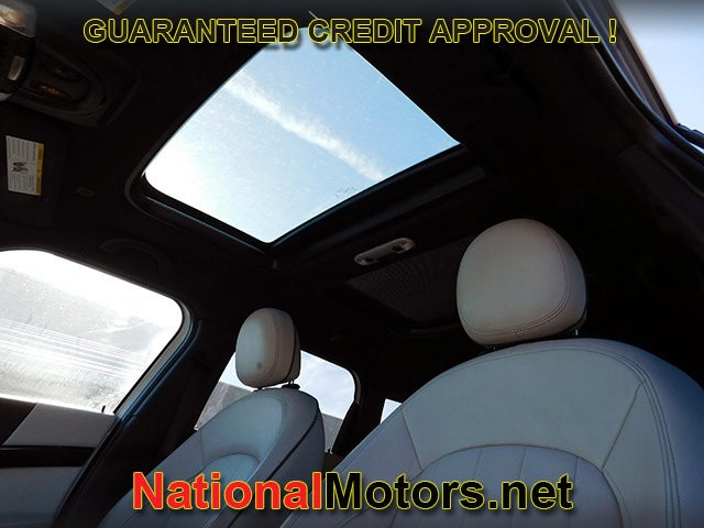 MINI Countryman Vehicle Full-screen Gallery Image 16