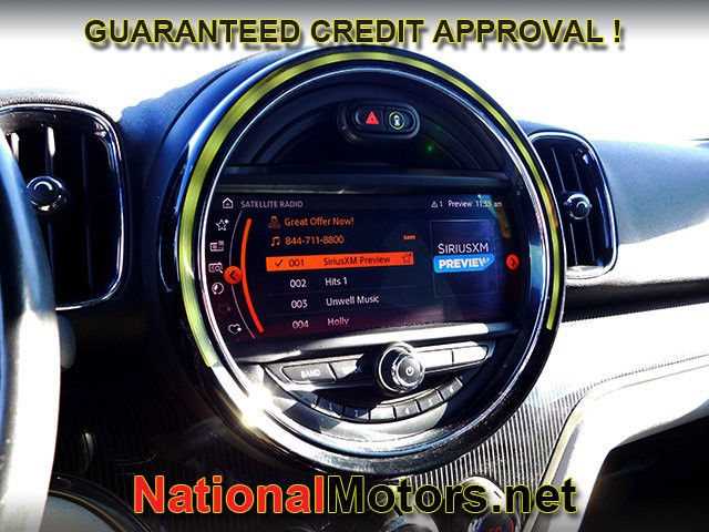 MINI Countryman Vehicle Full-screen Gallery Image 17